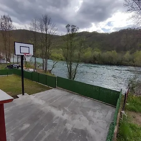 Maljkovic Drina بيت للعطل